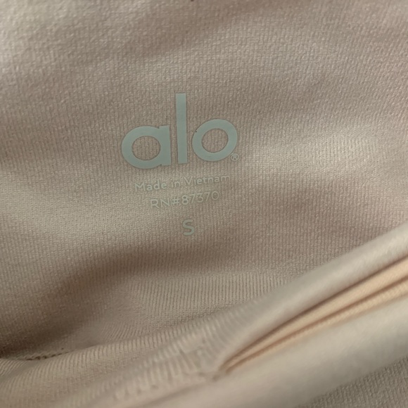Alo Yoga Range Mesh Capri Leggings - Picture 9 of 9